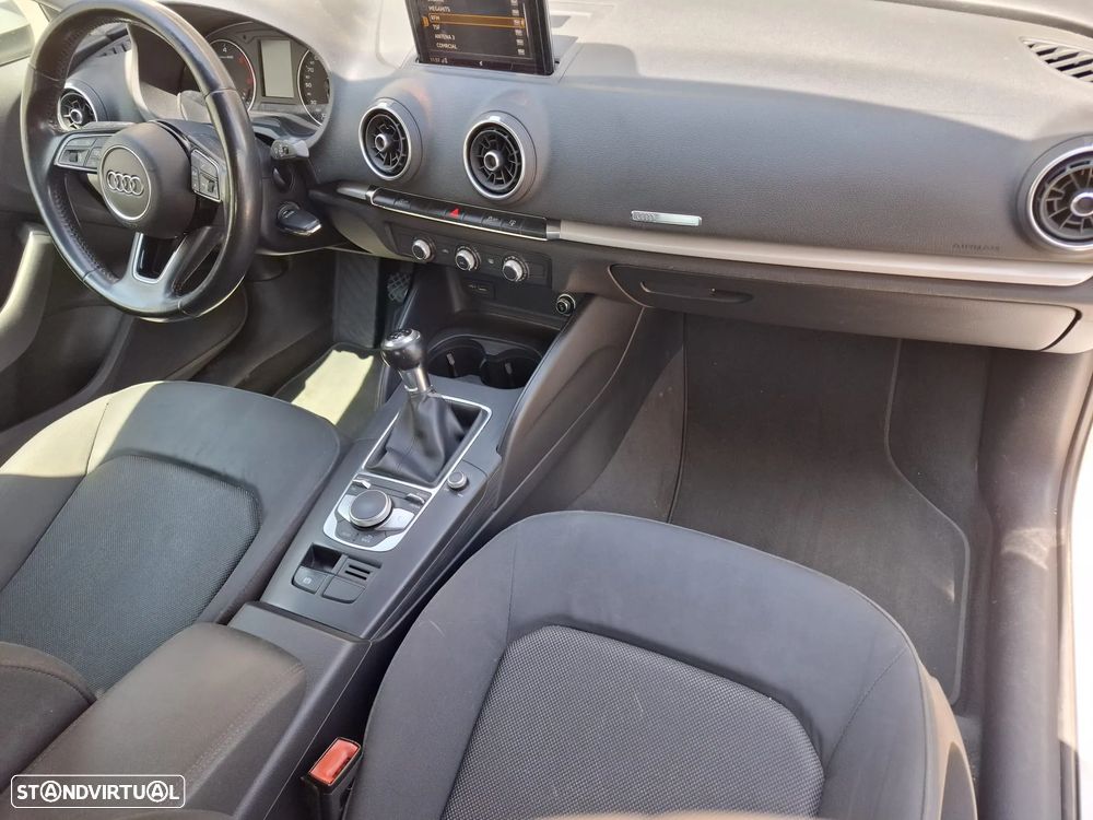 Audi A3 Sportback 1.6 TDI Design - 9