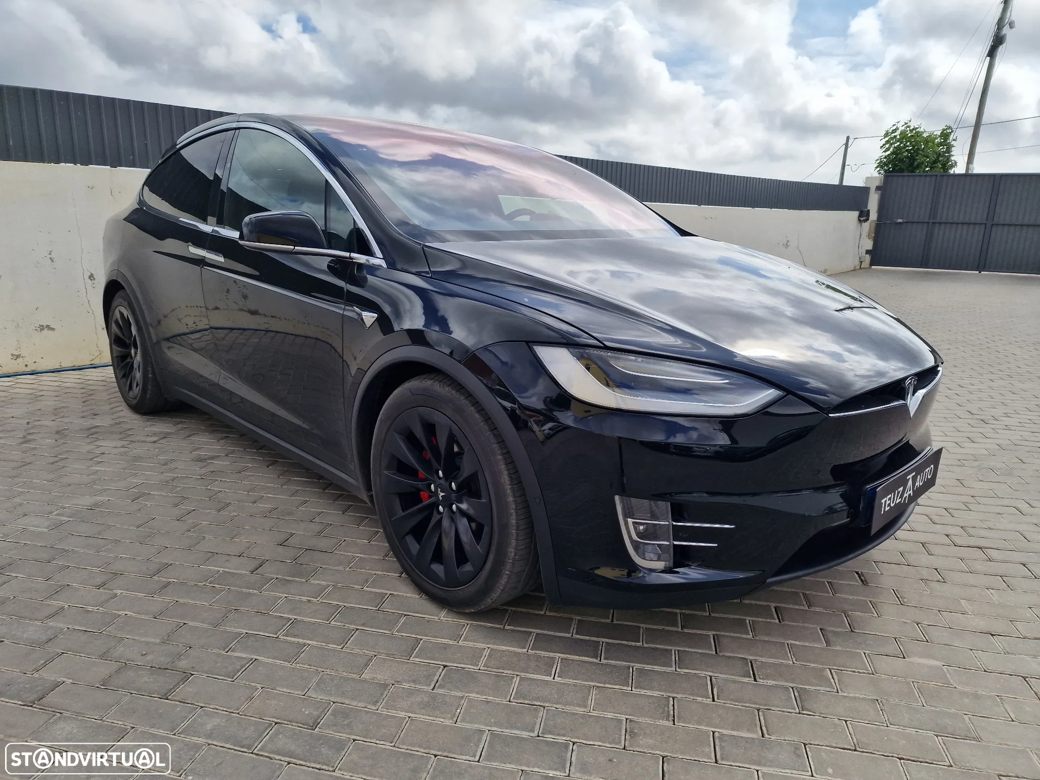 Tesla Model X Performance - 2