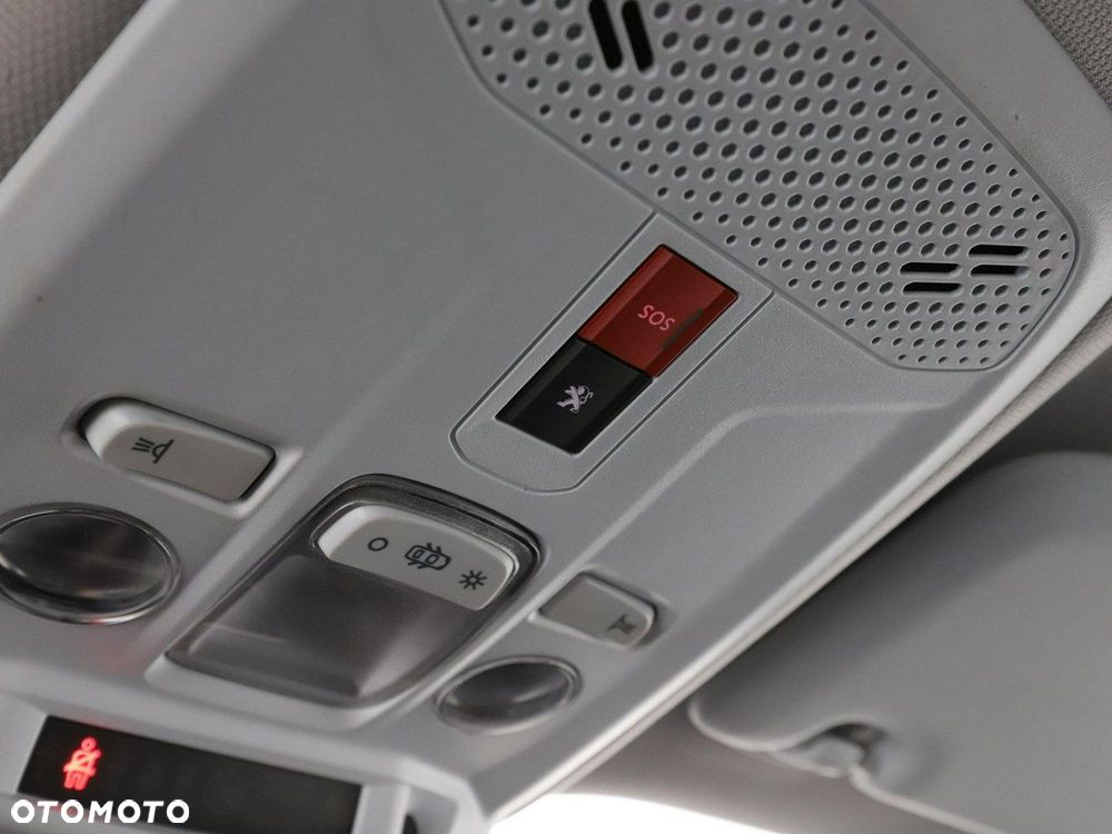 Peugeot 2008 1.5 BlueHDi Allure S&S EAT8 - 40