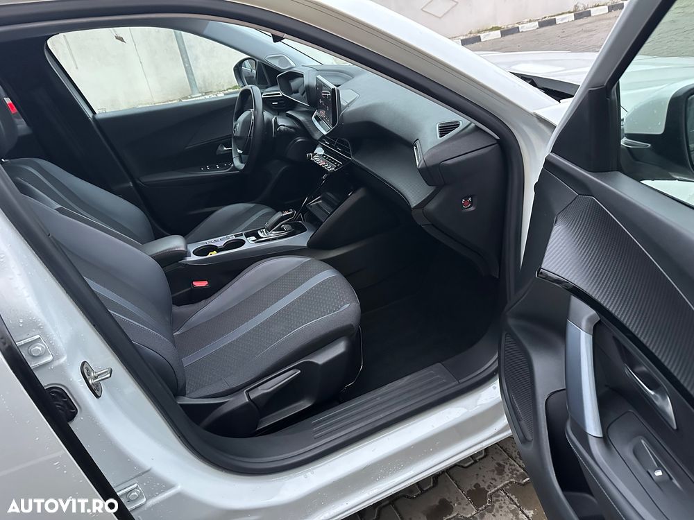 Peugeot 2008 BlueHDi 130 EAT8 GT Pack - 16