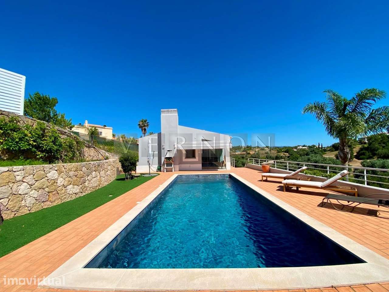 Moradia de Luxo T3 com Piscina Aquecida e Acesso Direto ao Golfe | Gra - Grande imagem: 3/60