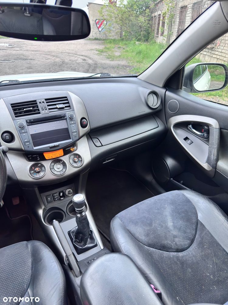 Toyota RAV4 - 28