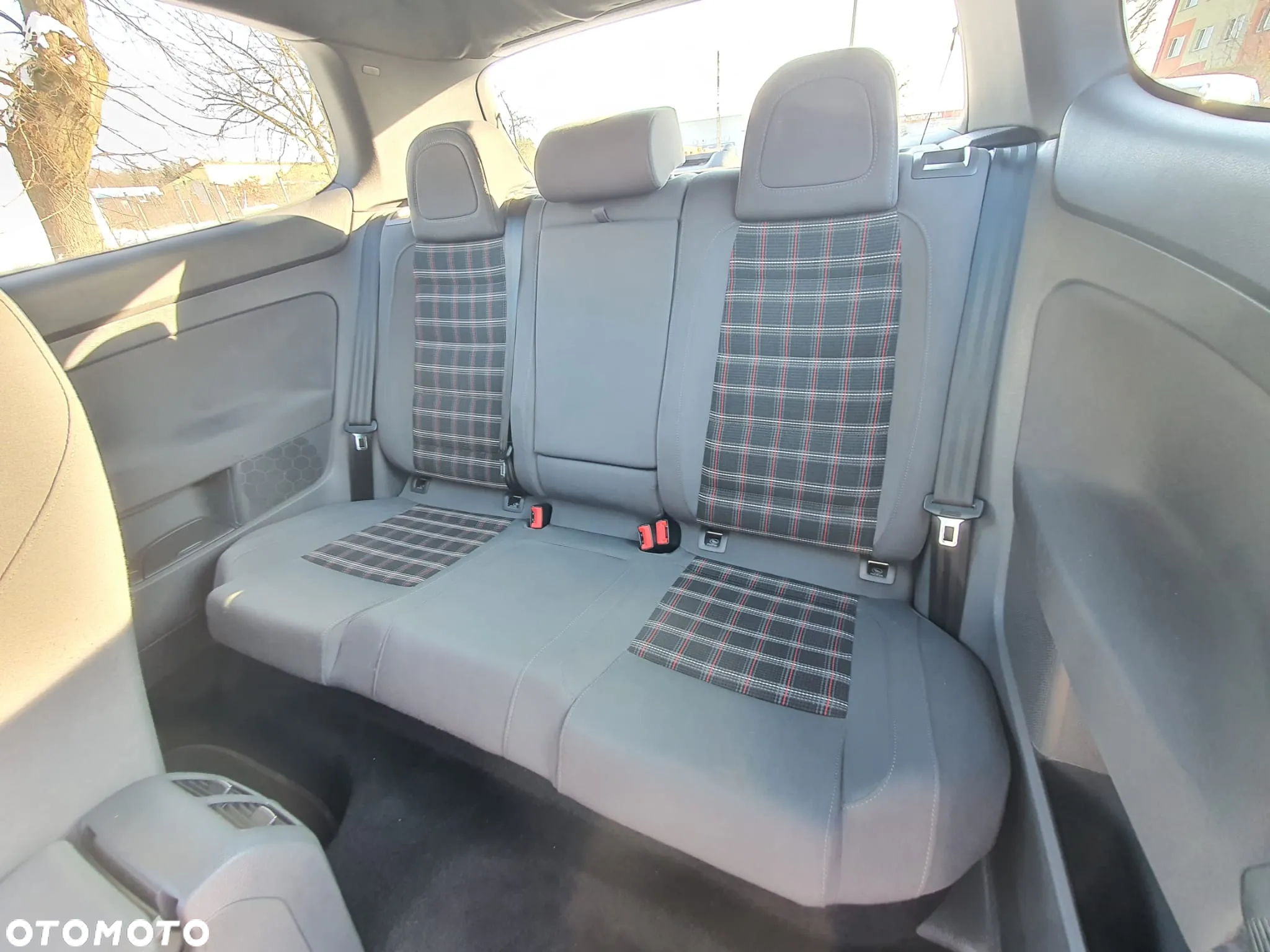 Volkswagen Golf - 27