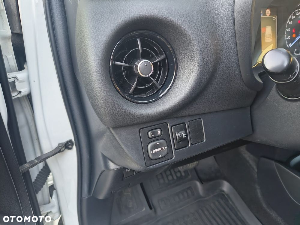 Toyota Yaris Hybrid 100 Dynamic EU6 - 12