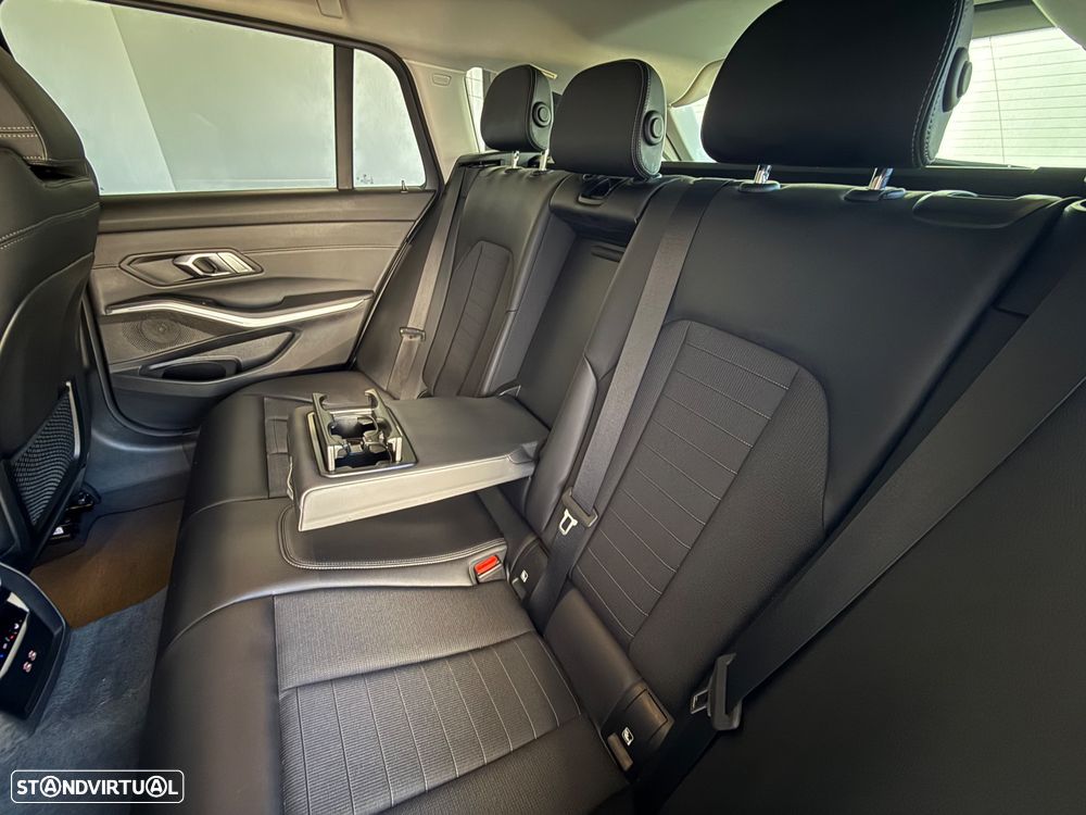 BMW 320 e Line Sport Auto - 37