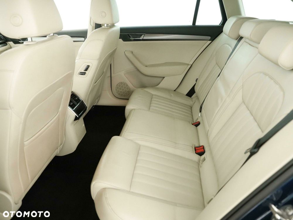 Skoda Superb 2.0 TDI SCR Style DSG - 9