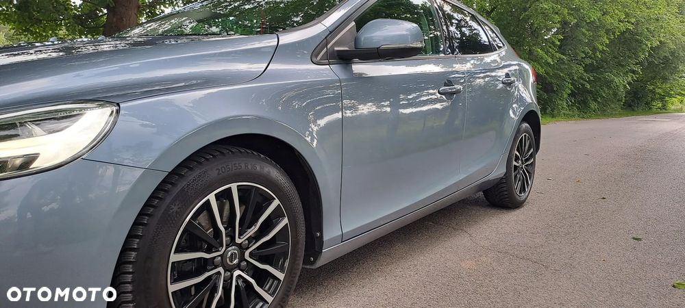 Volvo V40 T3 Geartronic Momentum - 36