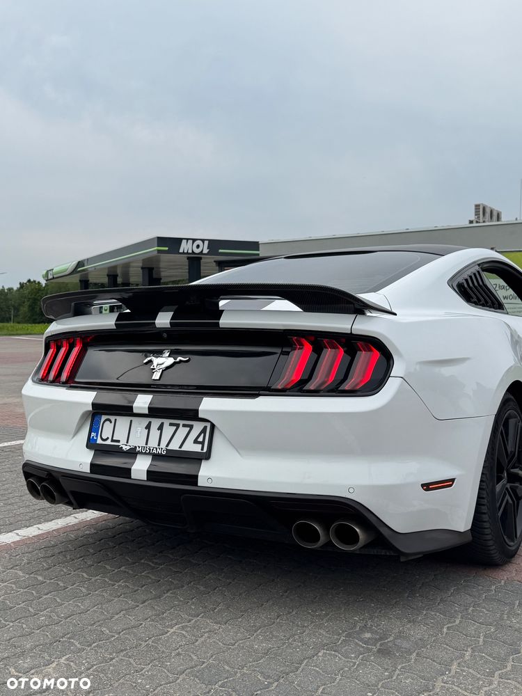 Ford Mustang - 4