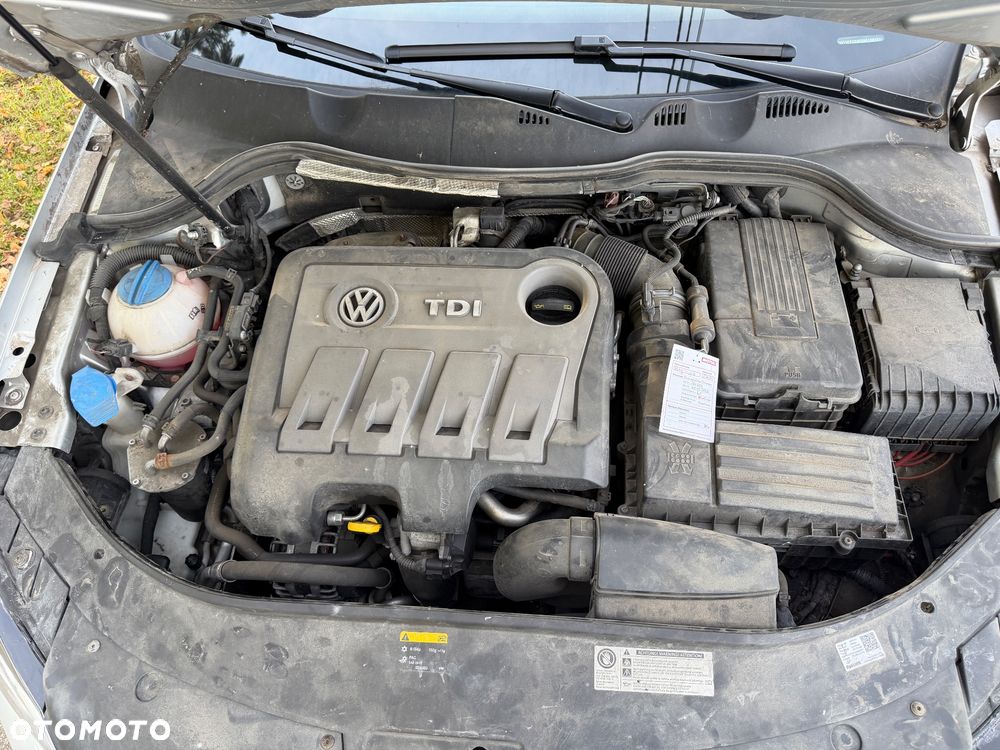 Volkswagen Passat - 33
