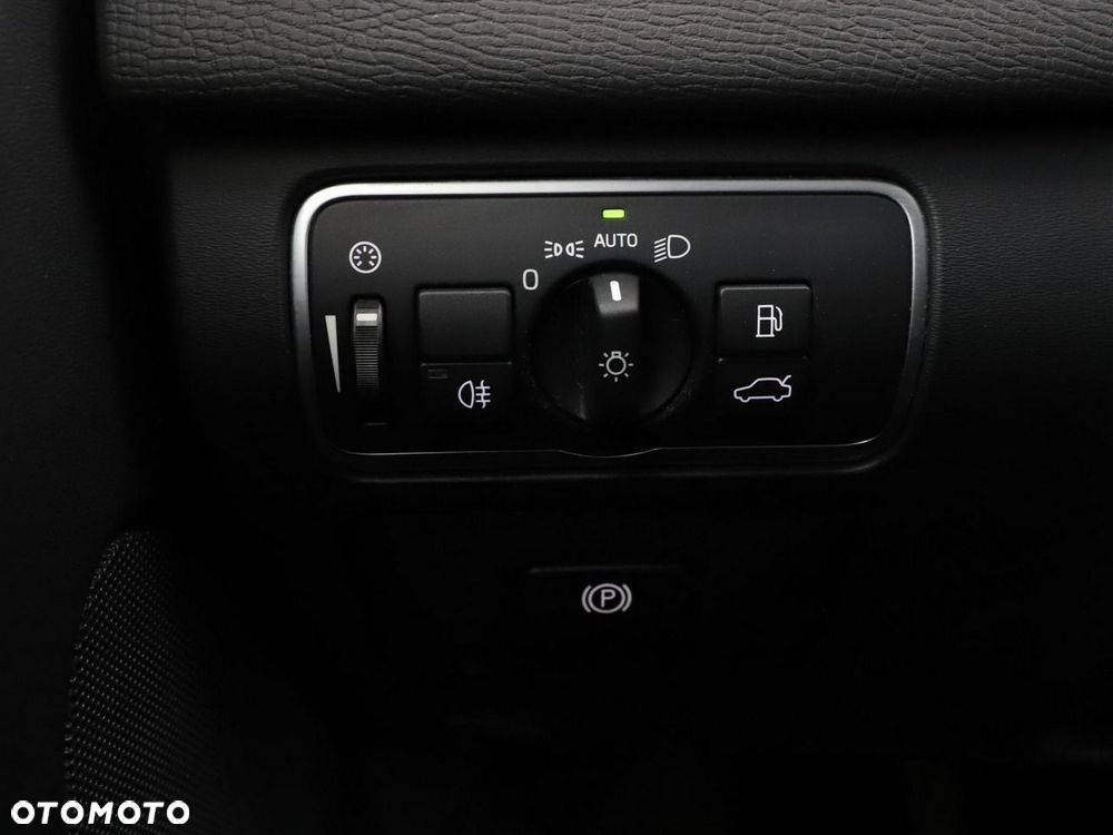Volvo XC 60 D3 Momentum - 32
