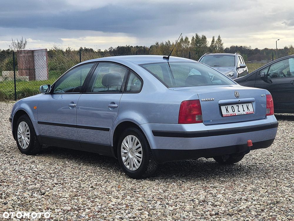 Volkswagen Passat 1.8T Comfortline - 9