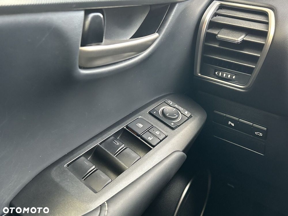 Lexus NX 300h Comfort AWD - 24