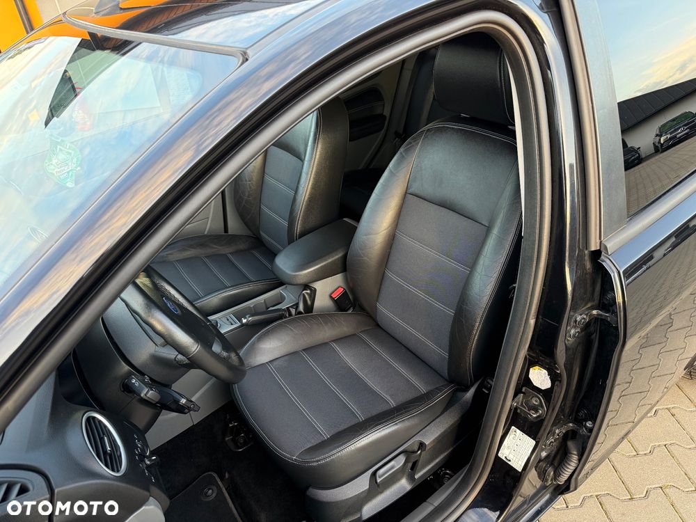 Ford Focus 1.8 Sport - 22
