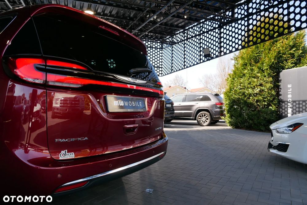 Chrysler Pacifica - 33