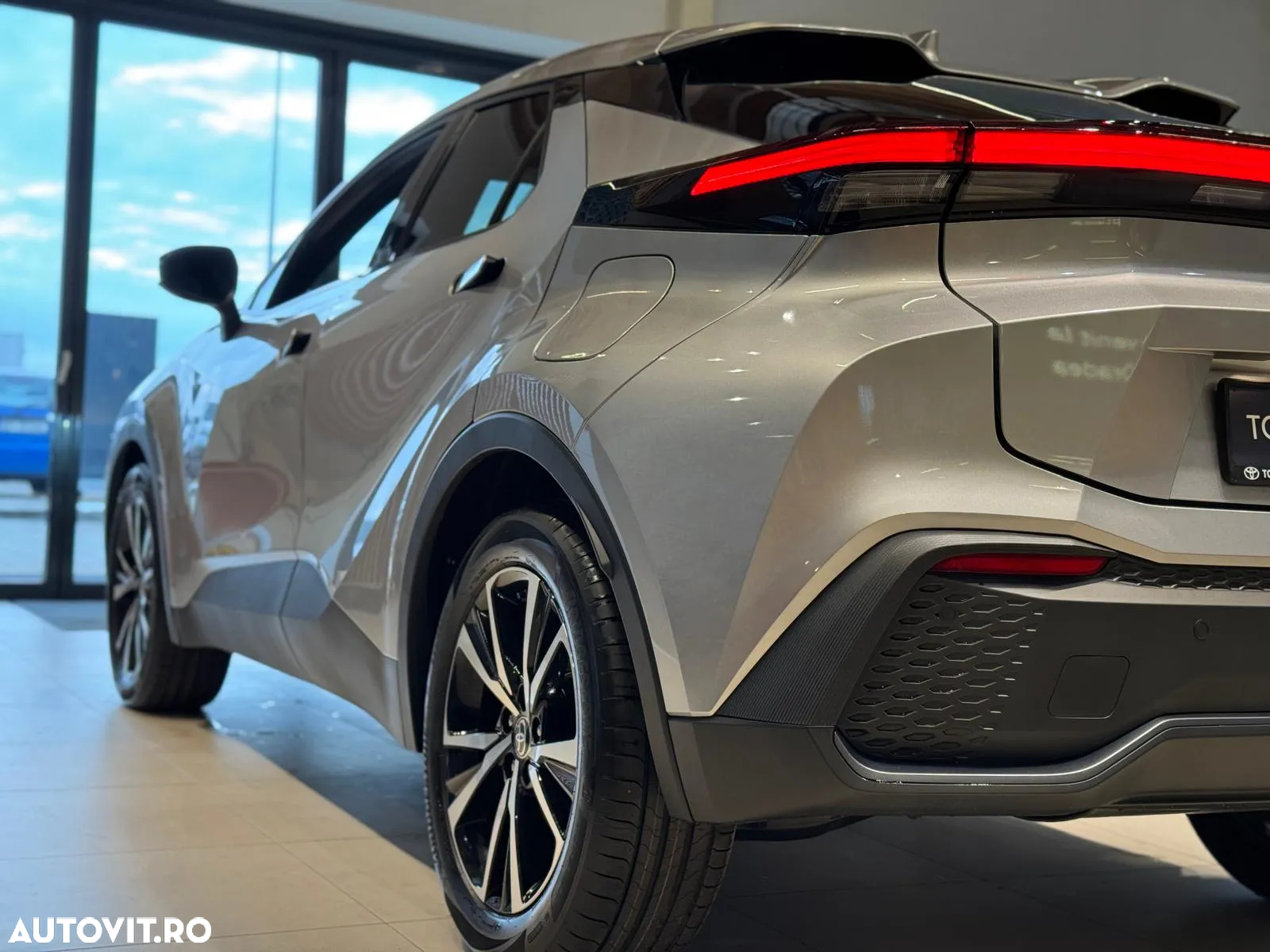 Toyota C-HR - 11