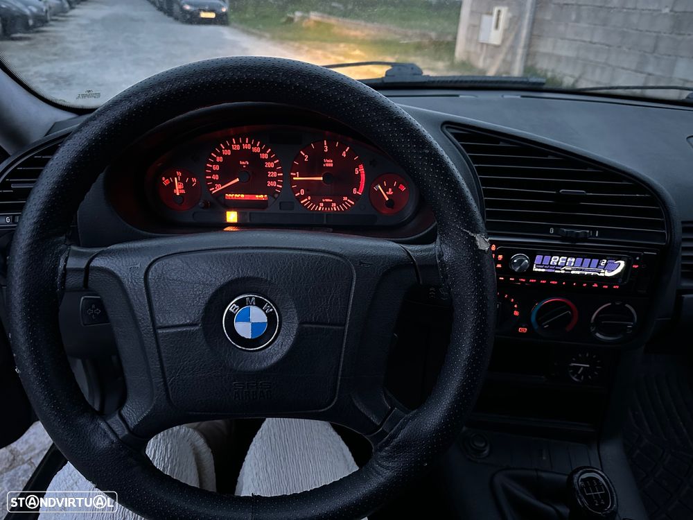 BMW 318 tds Touring - 23