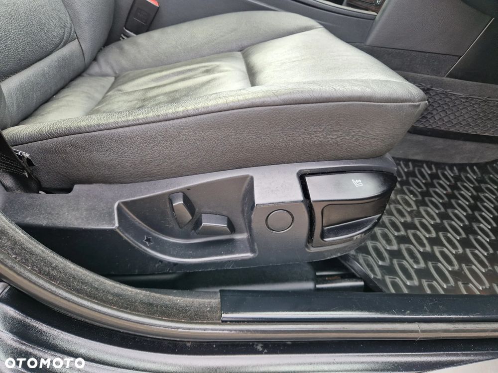 BMW Seria 5 530d xDrive - 12