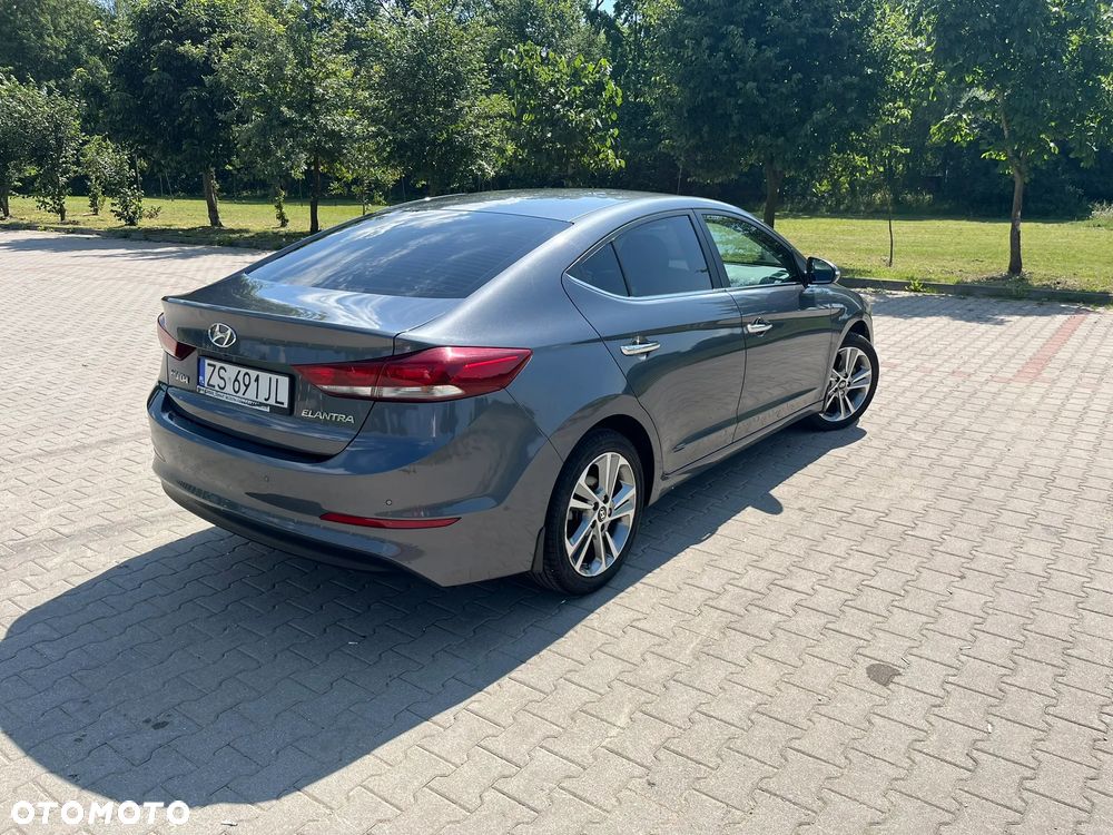 Hyundai Elantra 1.6 Style - 5