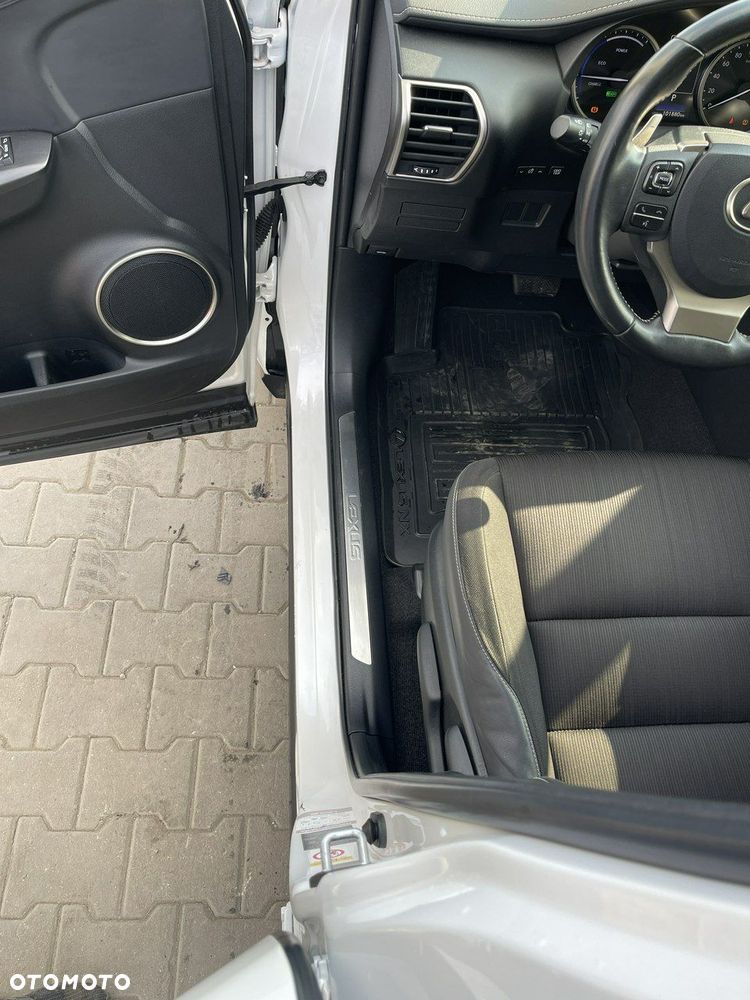 Lexus NX 300h - 7