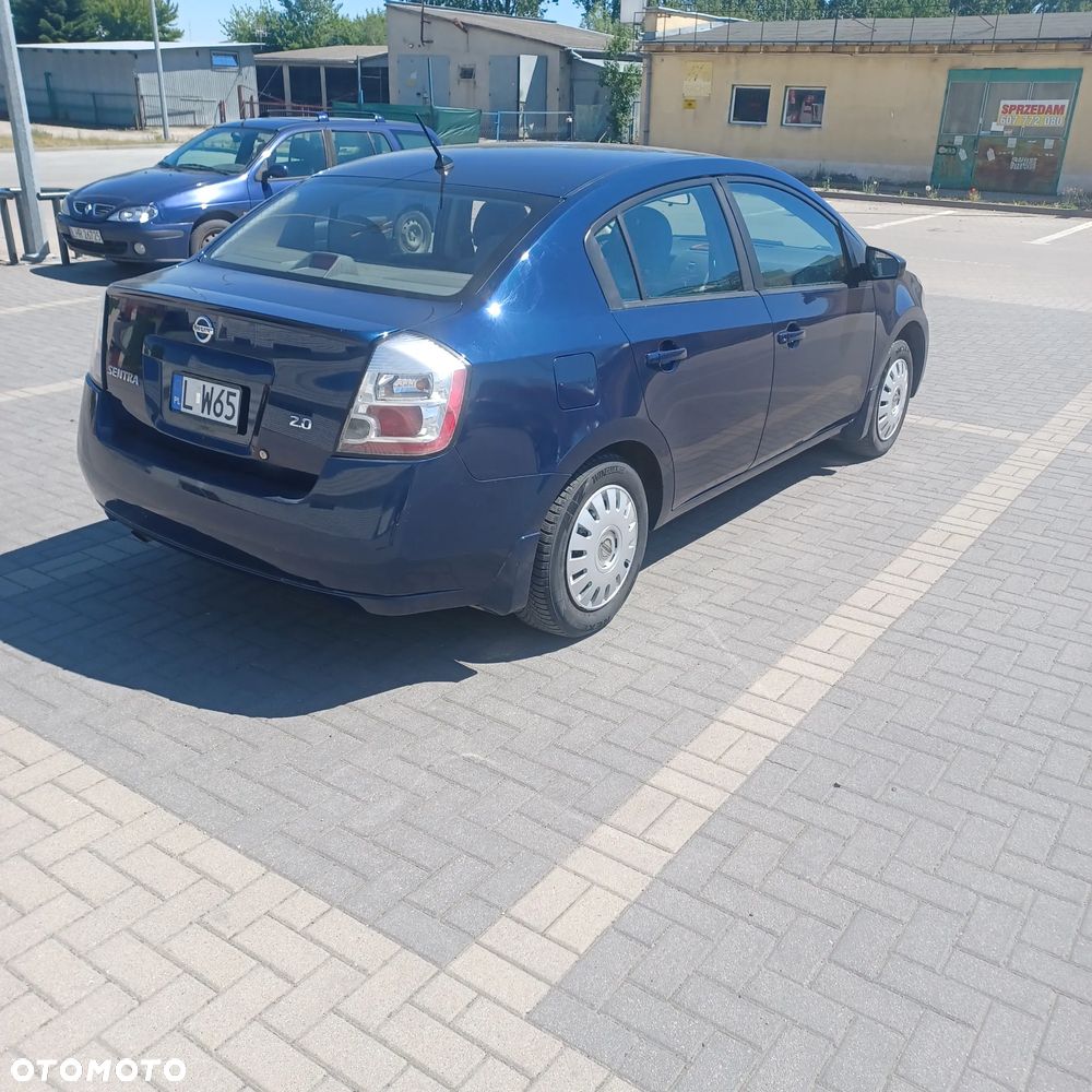Nissan Sentra - 3