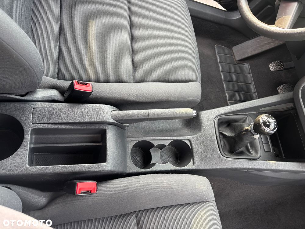 Volkswagen Golf - 23