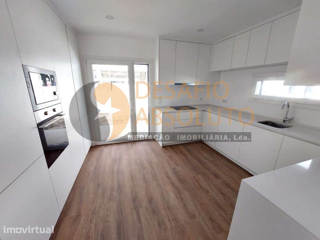 Apartamento T3 c/ Varanda, Pinhal do General - Fernão Ferro - Grande imagem: 2/6
