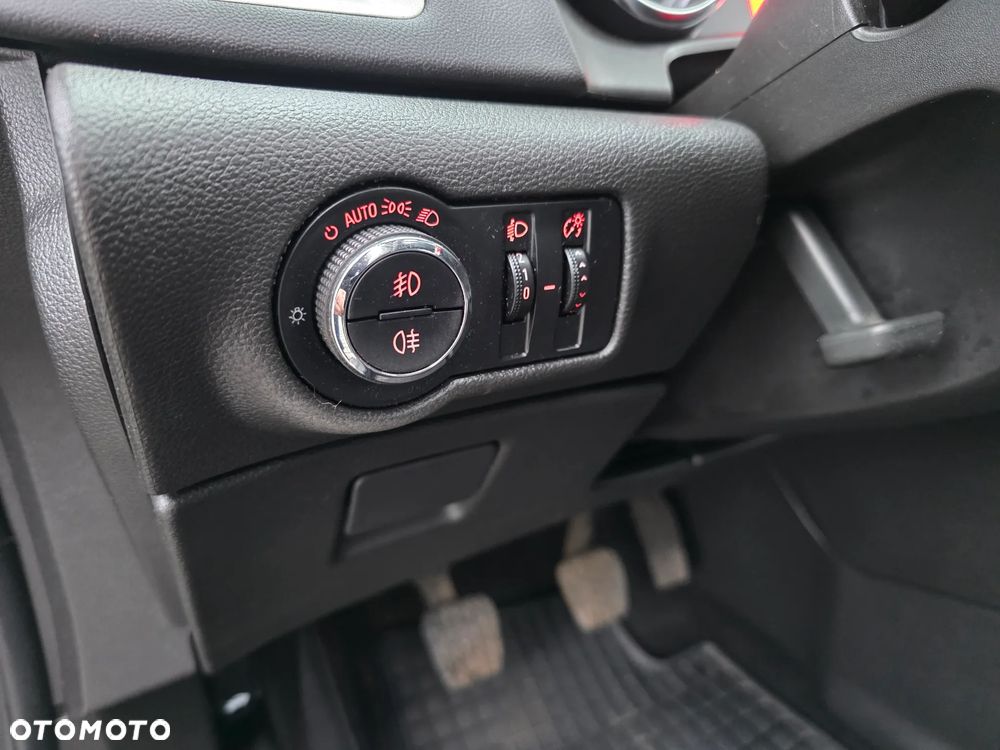 Opel Astra 1.4 Turbo Active - 25