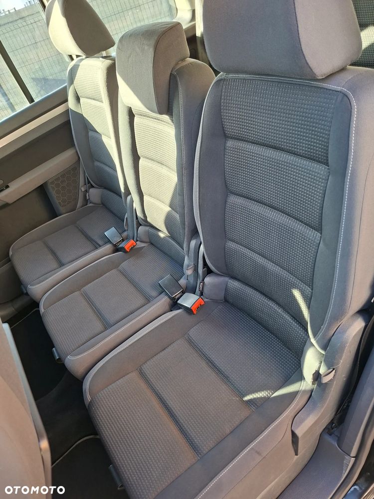 Volkswagen Touran - 15