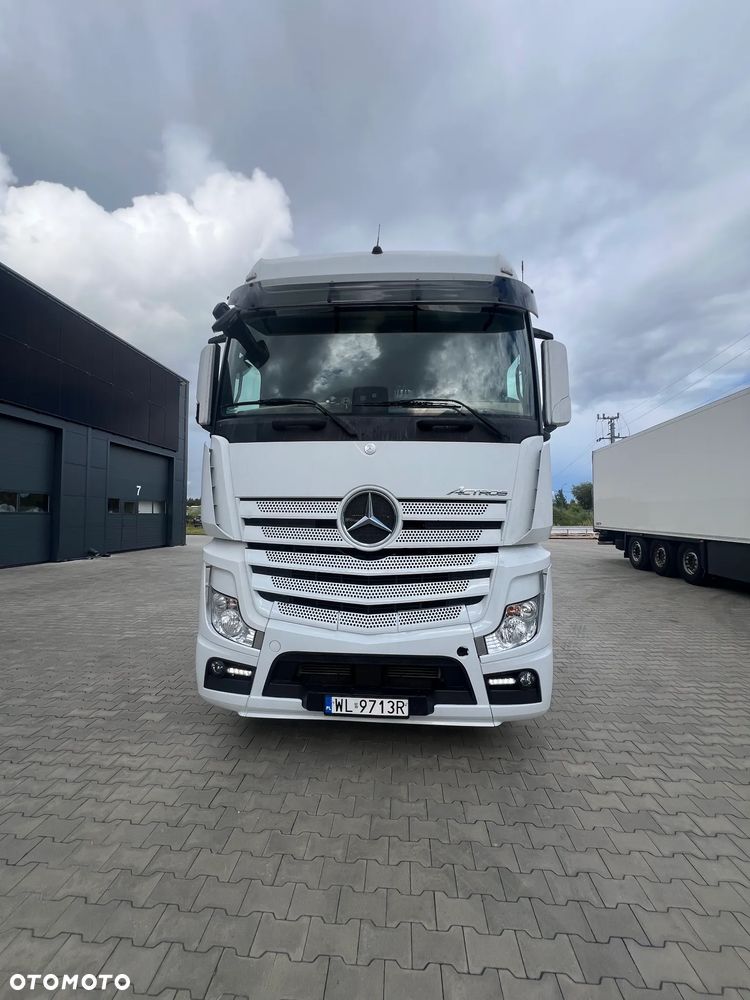 Mercedes-Benz Actros - 8