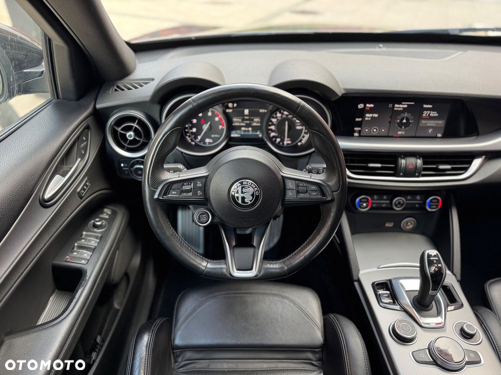 Alfa Romeo Stelvio - 18