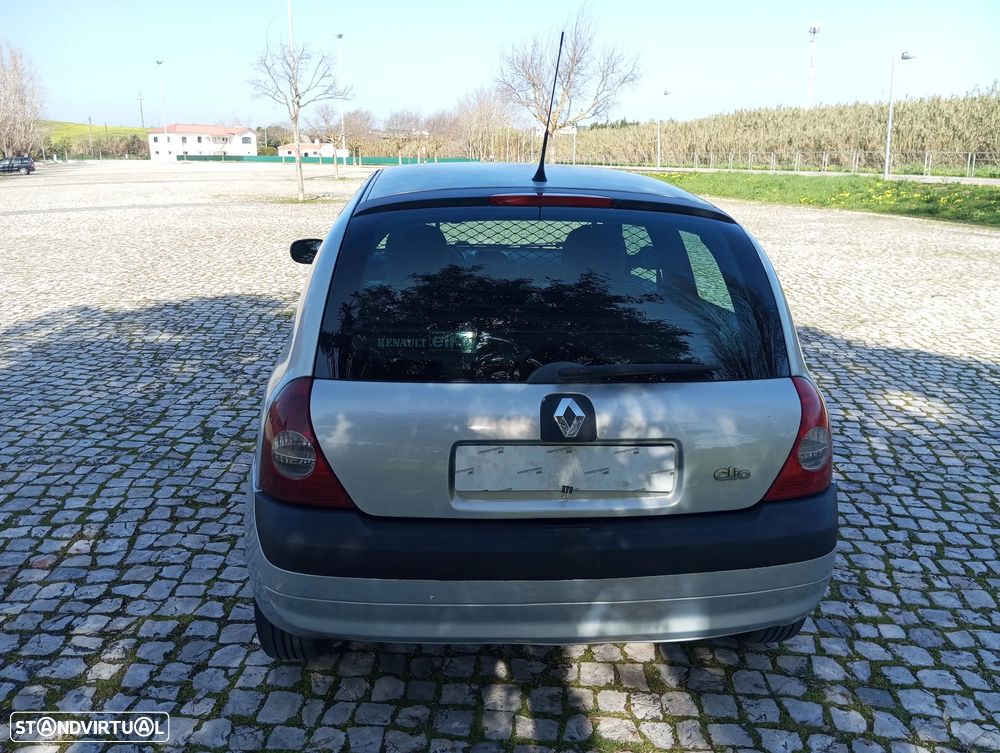 Renault Clio - 9
