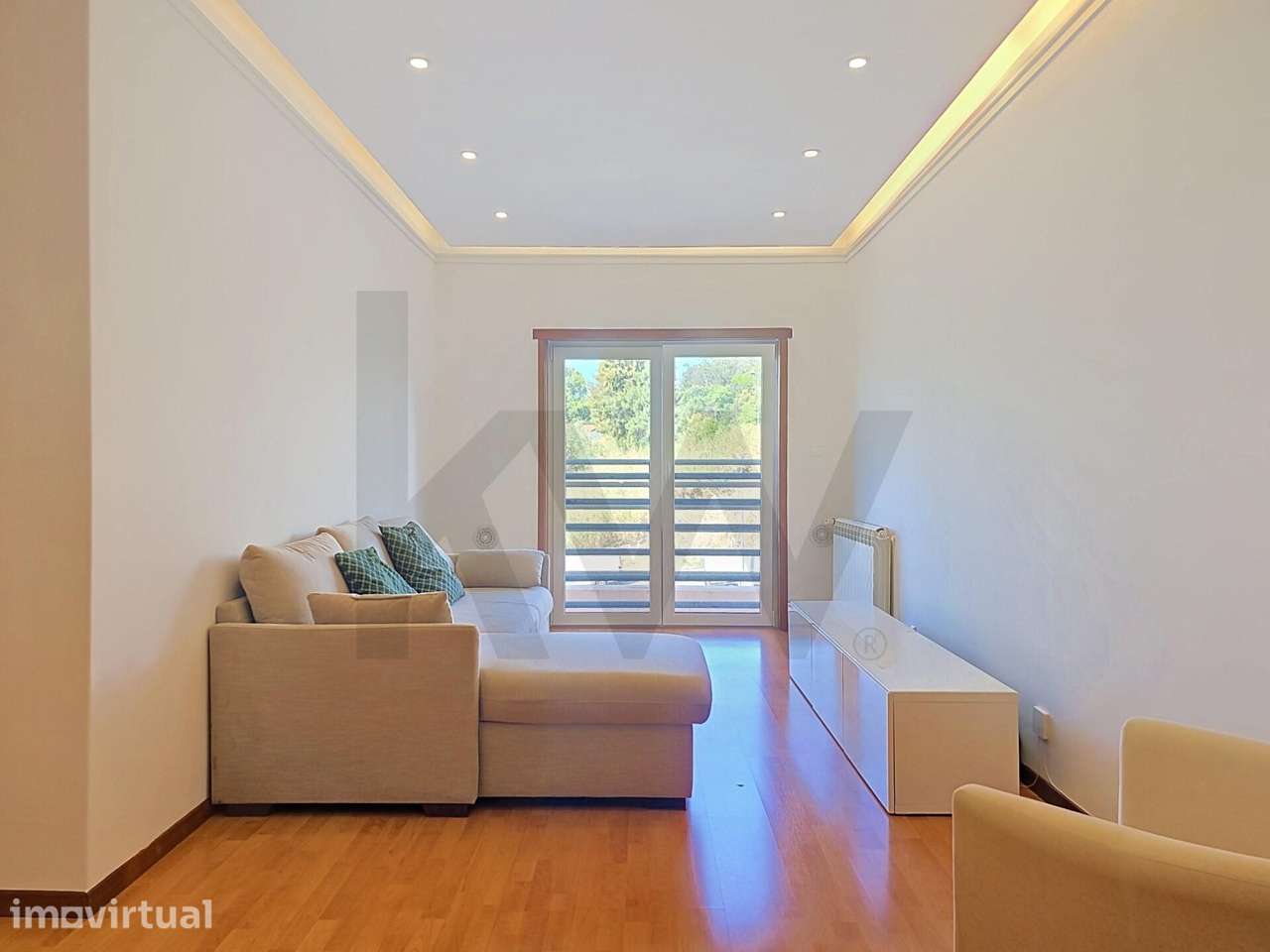 Arrendamento Apartamento T2 com Estacionamento, Arrecadação - Av. Salg - Grande imagem: 3/27