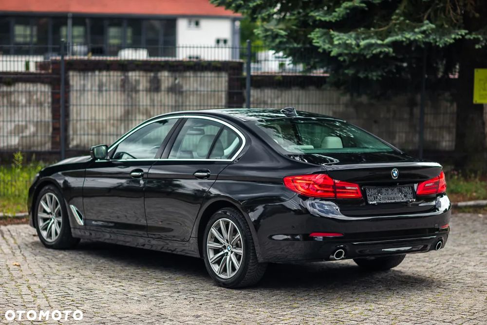 BMW Seria 5 520d Luxury Line - 12