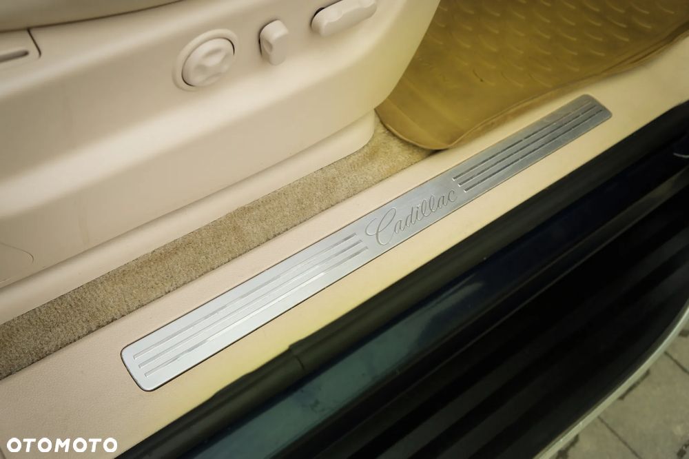 Cadillac Escalade - 30