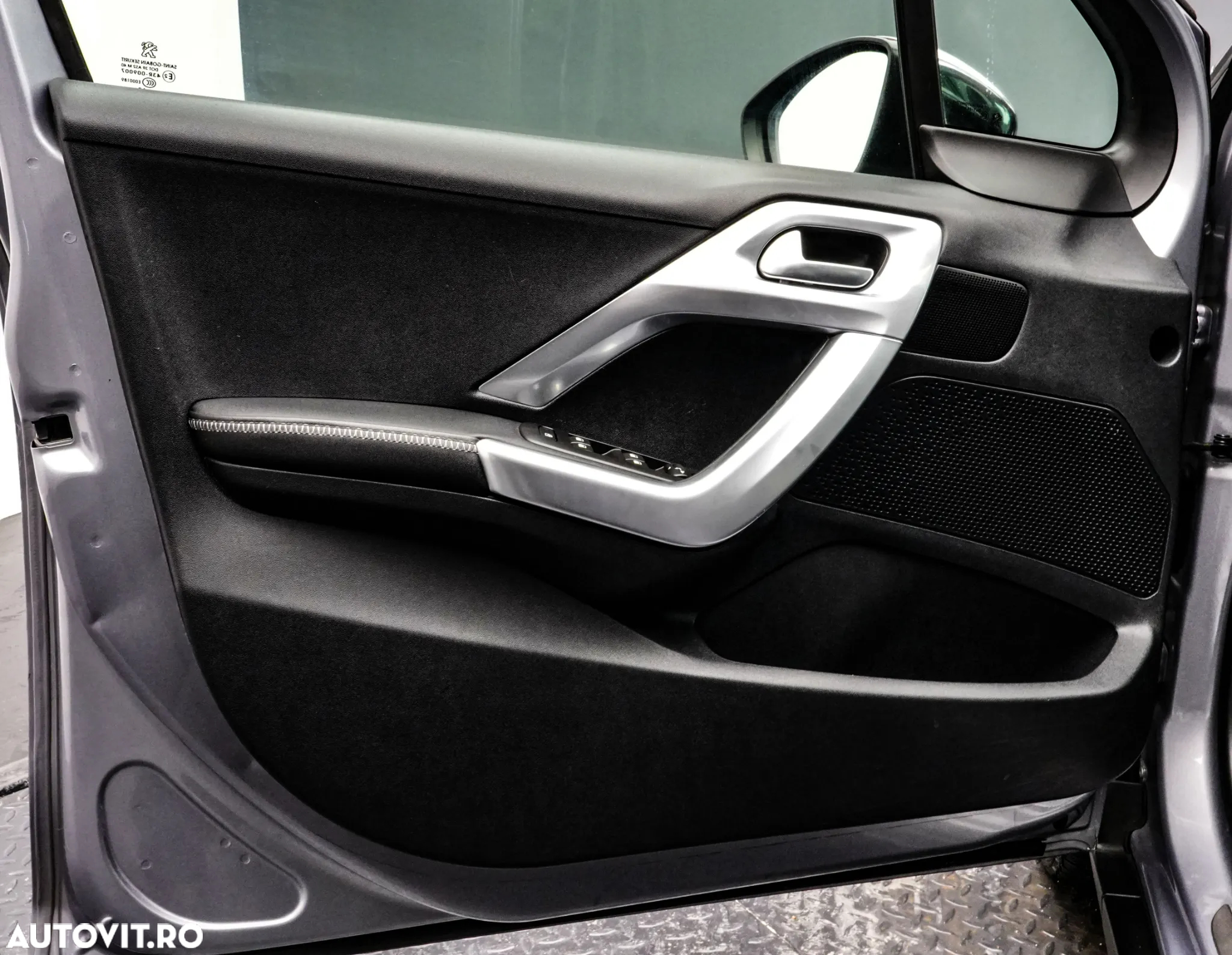 Peugeot 2008 1.2 PureTech Turbo EAT6 S&S Allure - 25