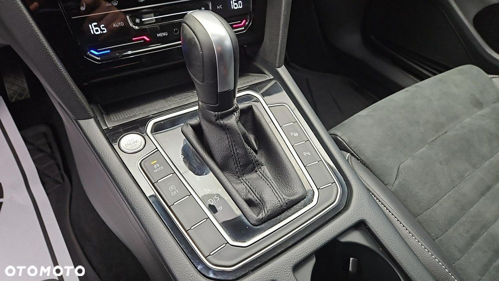 Volkswagen Passat Variant 1.5 TSI EVO Elegance DSG - 18