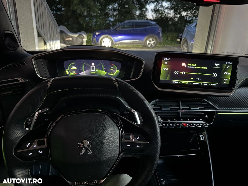 Peugeot 2008 1.2 PureTech EAT8 STT GT - 20