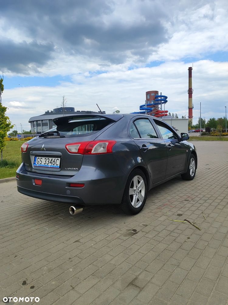 Mitsubishi Lancer 1.8 Invite - 4