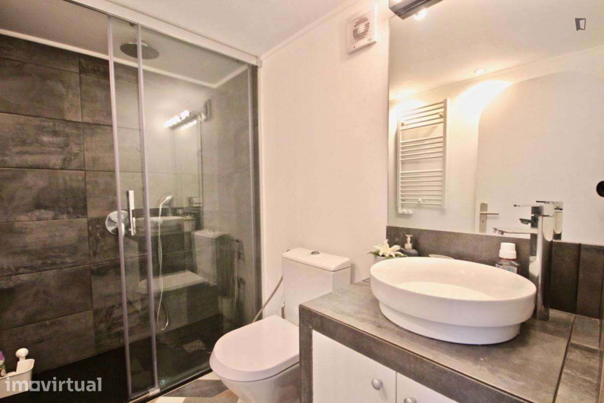 Apartamento com 1 quartos - localizado em Princípe Real Lisbon - Grande imagem: 2/17