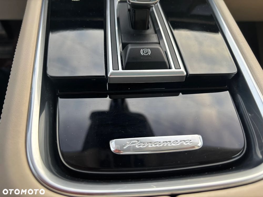 Porsche Panamera 4 E-Hybrid Executive - 33