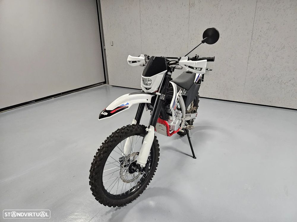 AJP 125 SPR Enduro - 6