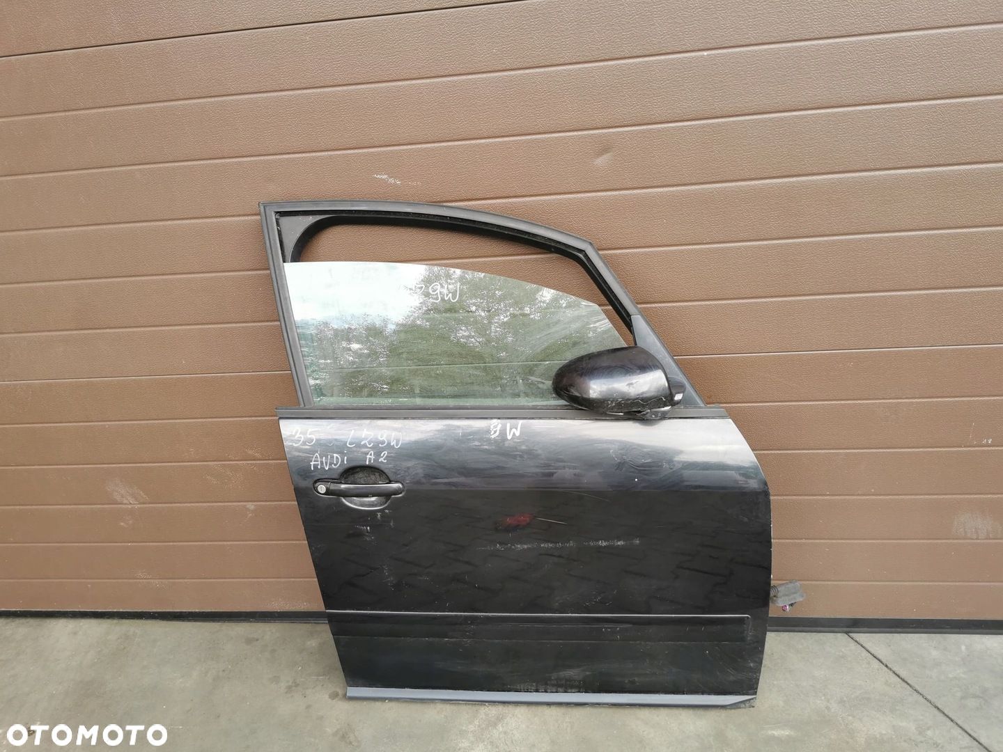 AUDI A2 DRZWI PRAWY PRZÓD KOD LAKIERU LZ9W - 1