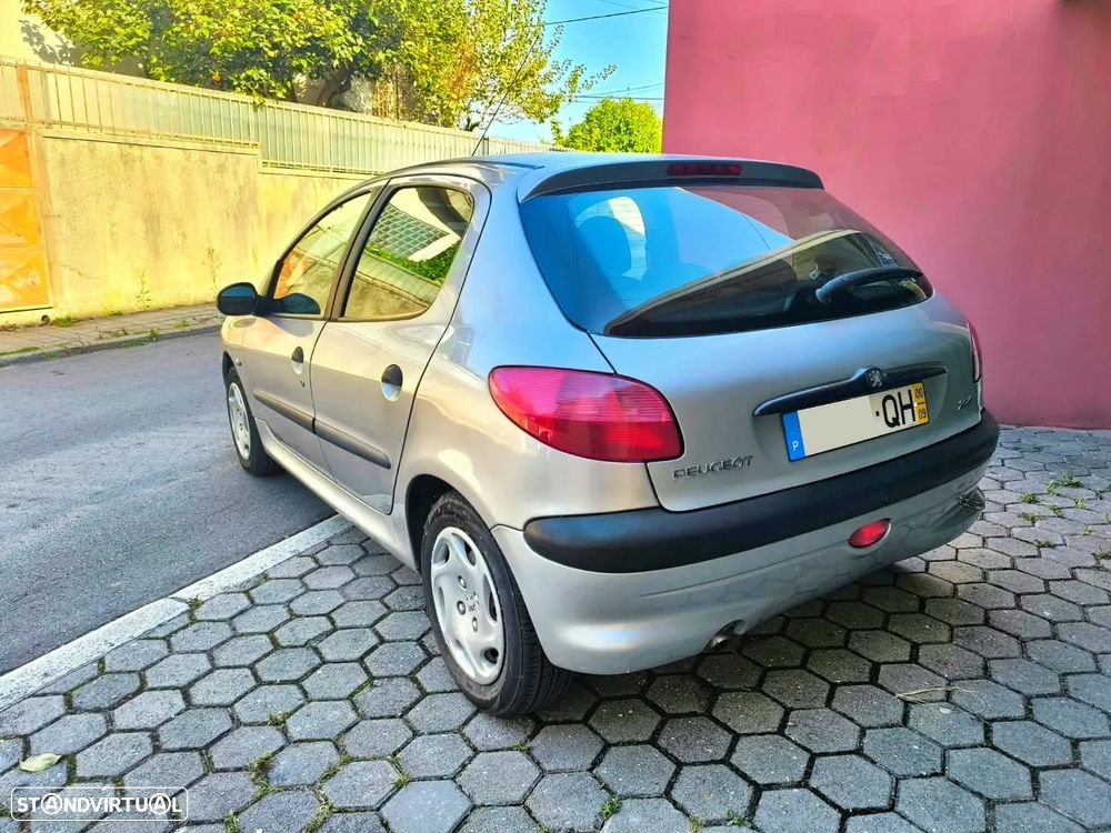 Peugeot 206 1.1 XT - 4