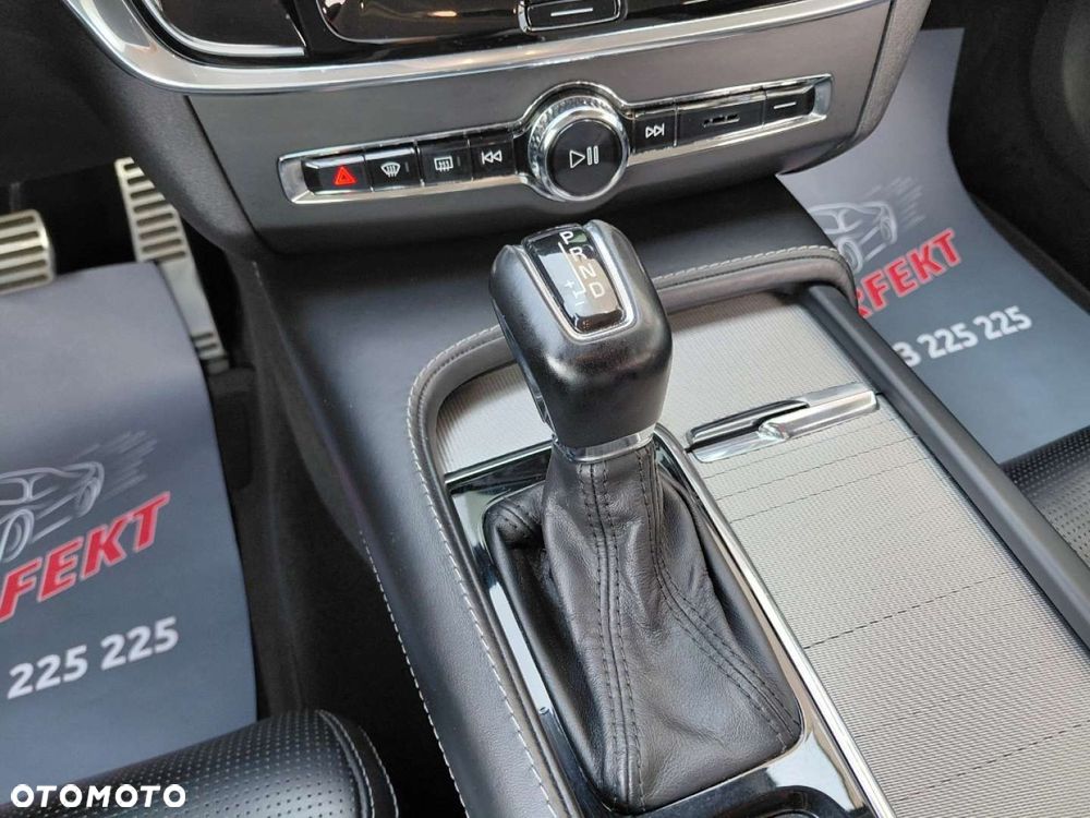 Volvo V90 Cross Country - 21