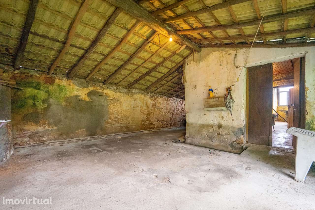 Moradia para recuperar - Grande imagem: 3/22