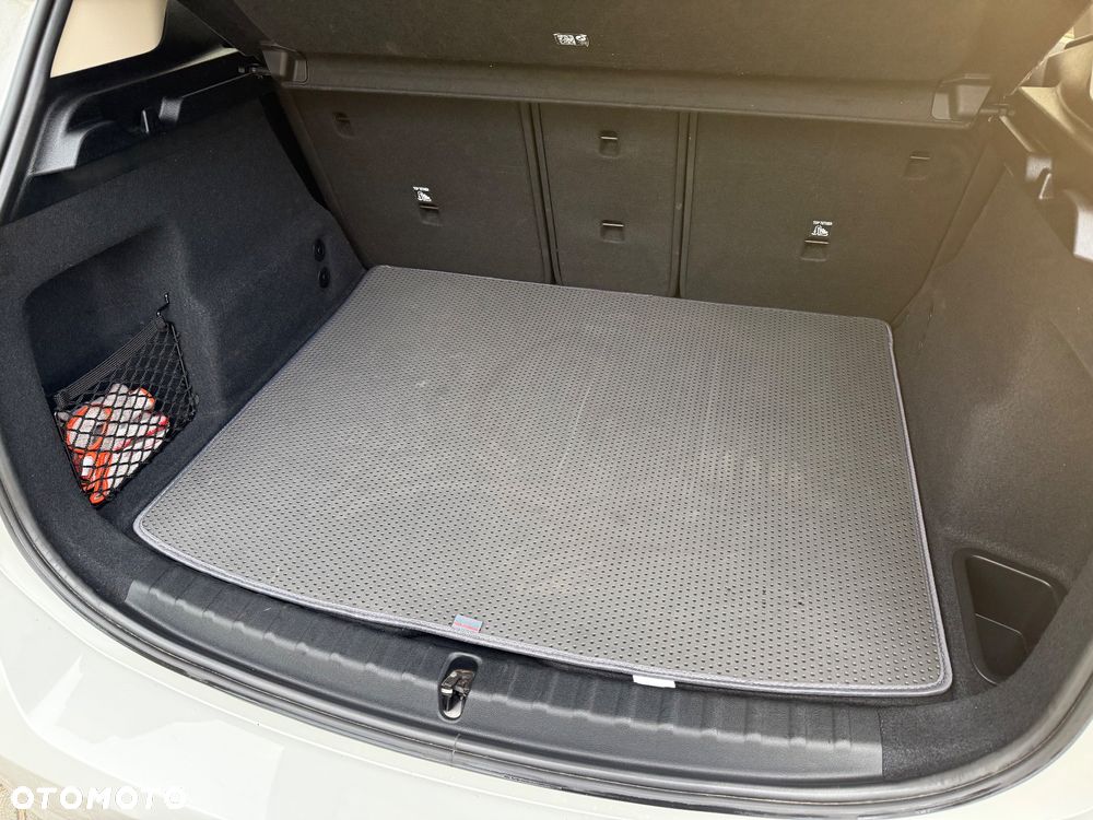 BMW Seria 2 218i - 12