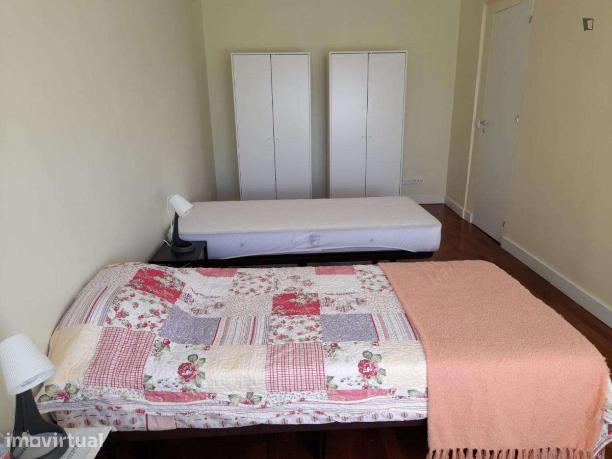 Quarto - localizado em Campo Grande Lisbon - Grande imagem: 4/11
