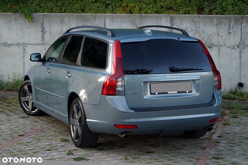 Volvo V50 D5 Momentum - 7