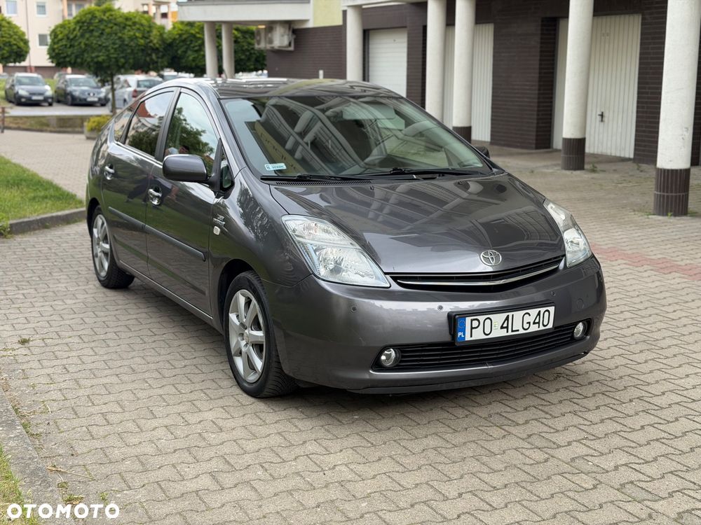 Toyota Prius 1.5 VVT-i Prestige - 1