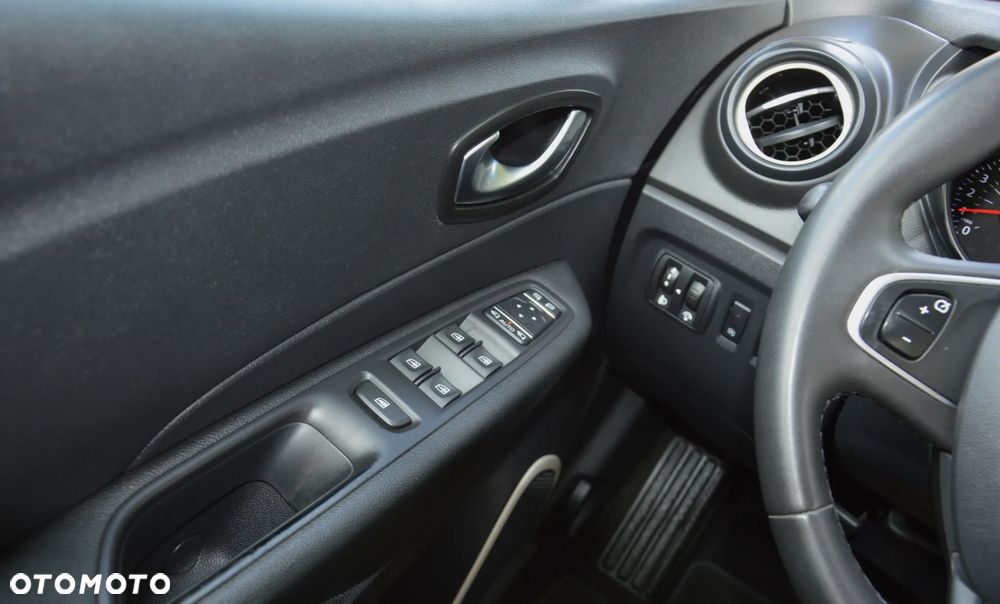 Renault Captur - 22